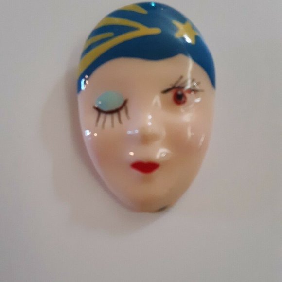 Harlequin vintage pin. - Picture 2 of 4